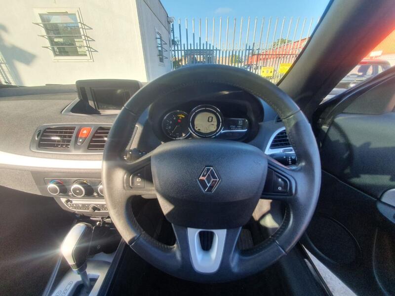 RENAULT MEGANE 1.5 dCi Dynamique TomTom 2011