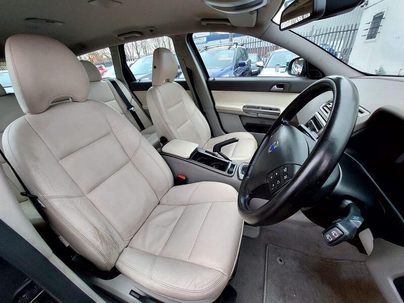 VOLVO V50 1.6 D2 SE Lux  2010