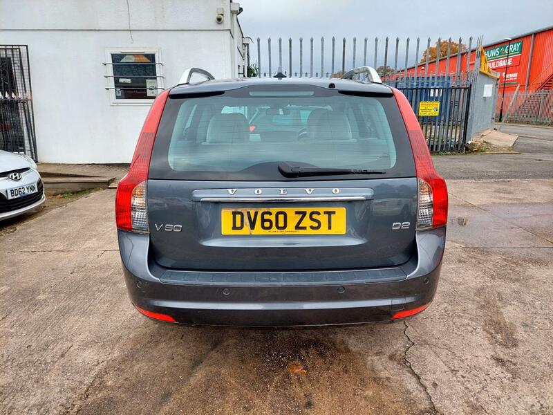 VOLVO V50 1.6 D2 SE Lux  2010