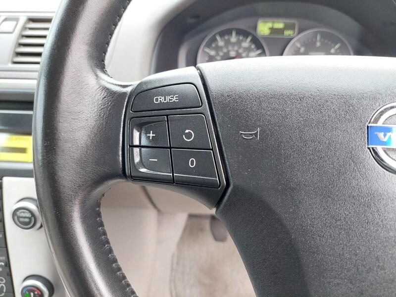 VOLVO V50 1.6 D2 SE Lux  2010