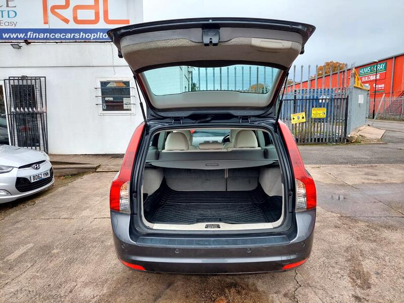VOLVO V50 1.6 D2 SE Lux  2010
