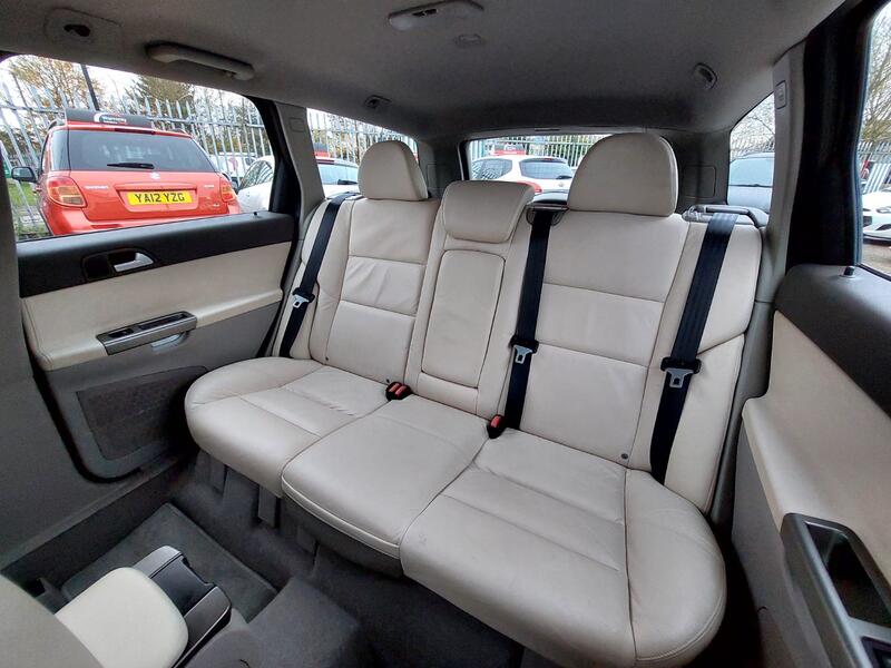 VOLVO V50 1.6 D2 SE Lux  2010