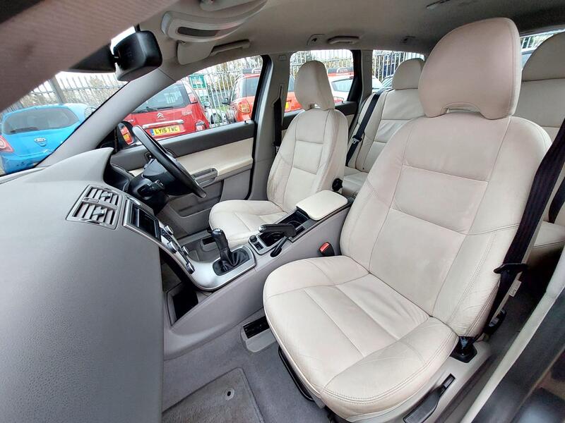 VOLVO V50 1.6 D2 SE Lux  2010