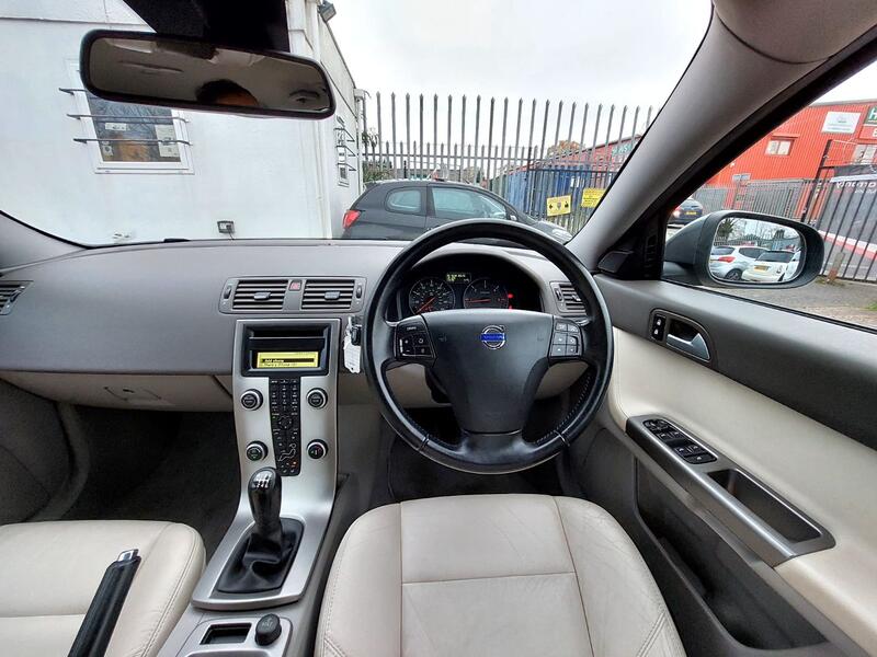 VOLVO V50 1.6 D2 SE Lux  2010