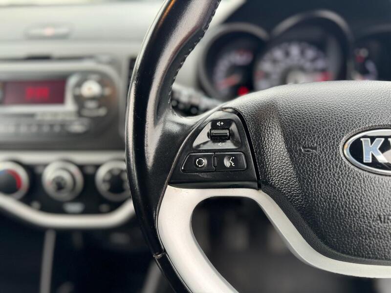 KIA PICANTO 1.0 2  2013
