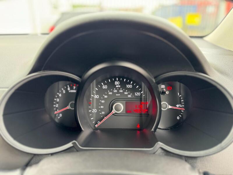KIA PICANTO 1.0 2  2013