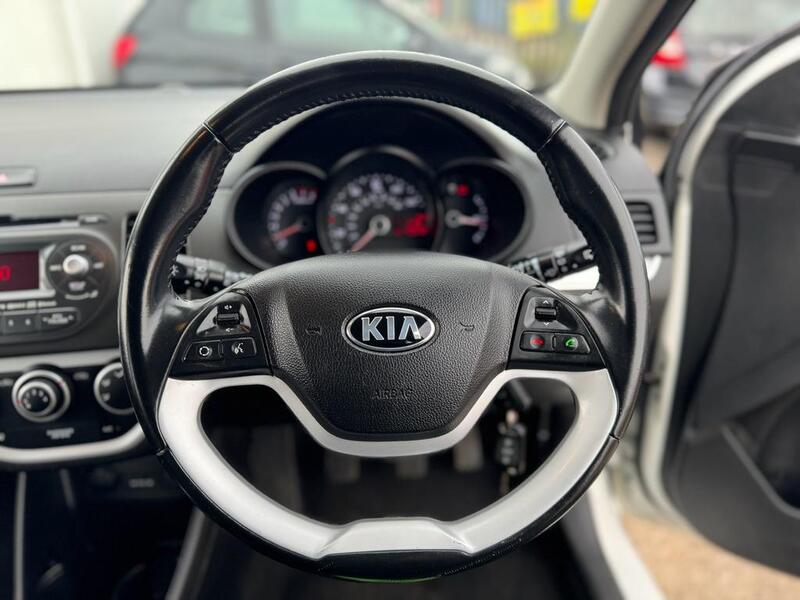 KIA PICANTO 1.0 2  2013