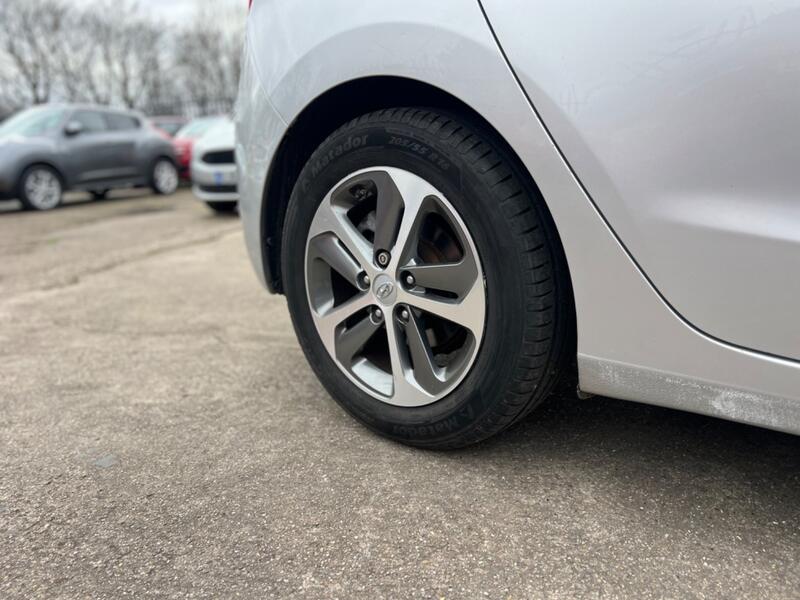 HYUNDAI I30 1.4 Blue Drive SE 2015