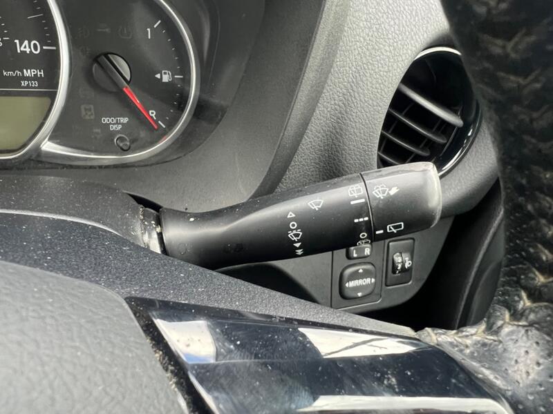 TOYOTA YARIS 1.3 Dual VVT-i Design 2016