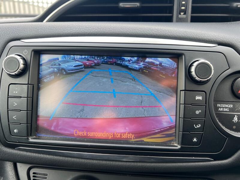 TOYOTA YARIS 1.3 Dual VVT-i Design 2016