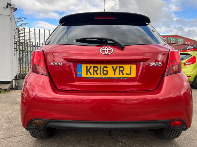 TOYOTA YARIS 1.3 Dual VVT-i Design 2016