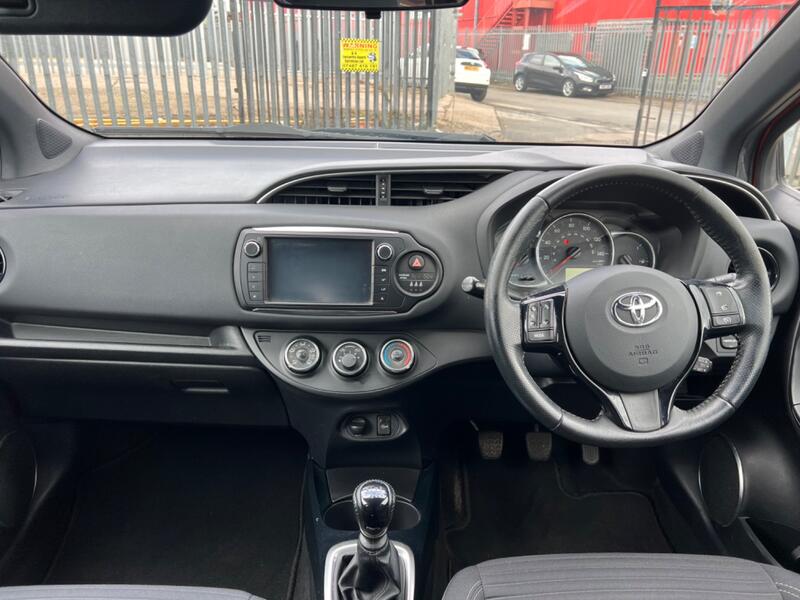 TOYOTA YARIS 1.3 Dual VVT-i Design 2016