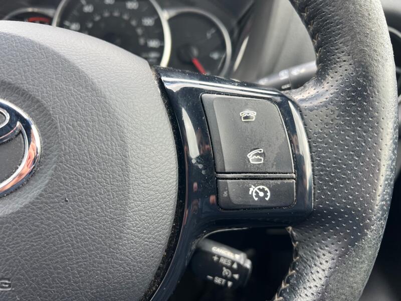 TOYOTA YARIS 1.3 Dual VVT-i Design 2016