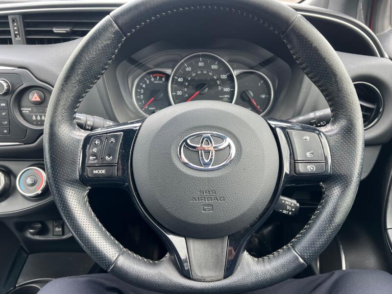 TOYOTA YARIS 1.3 Dual VVT-i Design 2016