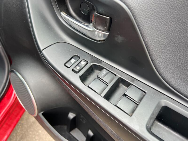 TOYOTA YARIS 1.3 Dual VVT-i Design 2016