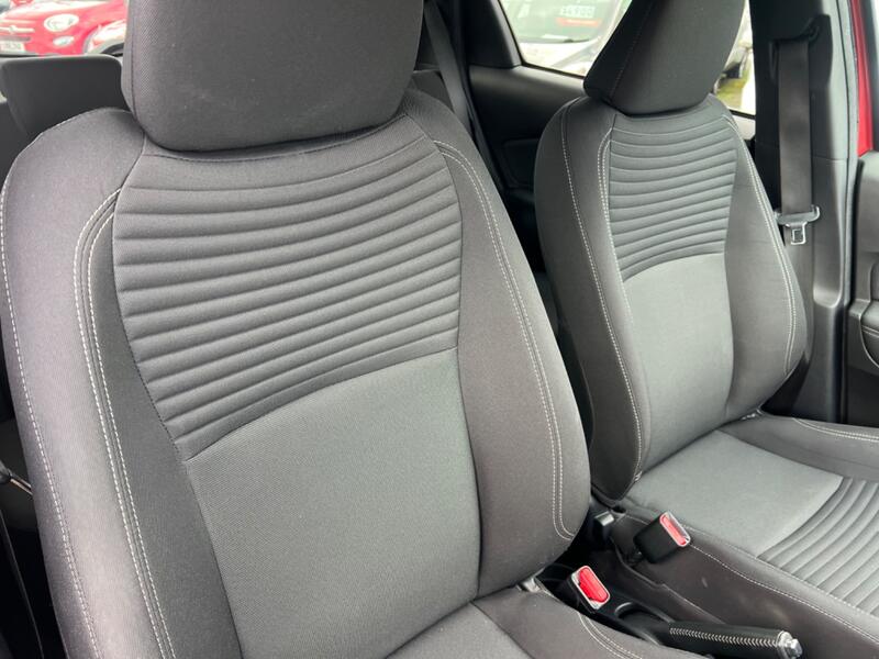 TOYOTA YARIS 1.3 Dual VVT-i Design 2016
