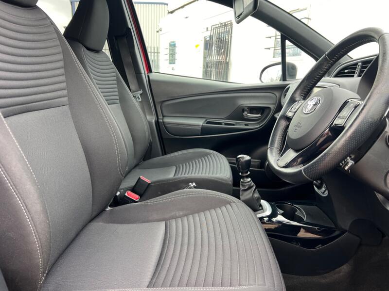 TOYOTA YARIS 1.3 Dual VVT-i Design 2016