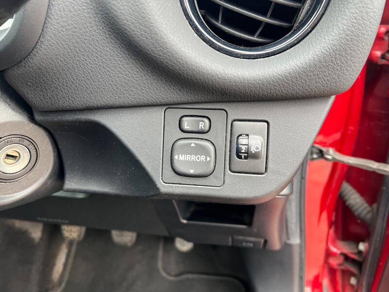 TOYOTA YARIS 1.3 Dual VVT-i Design 2016