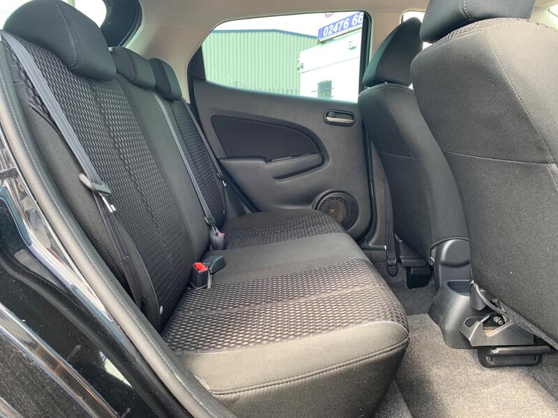 MAZDA MAZDA2 1.3 Sport Venture 2015