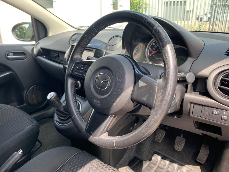 MAZDA MAZDA2 1.3 Sport Venture 2015