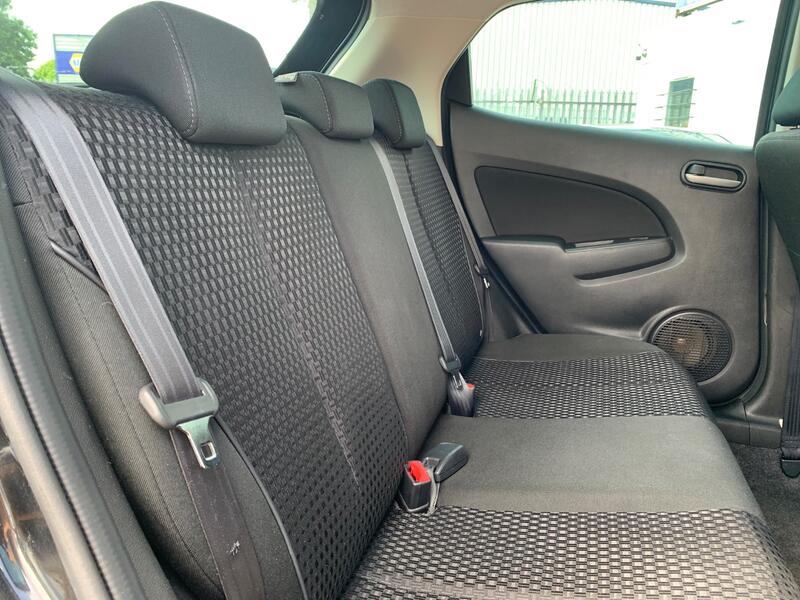 MAZDA MAZDA2 1.3 Sport Venture 2015