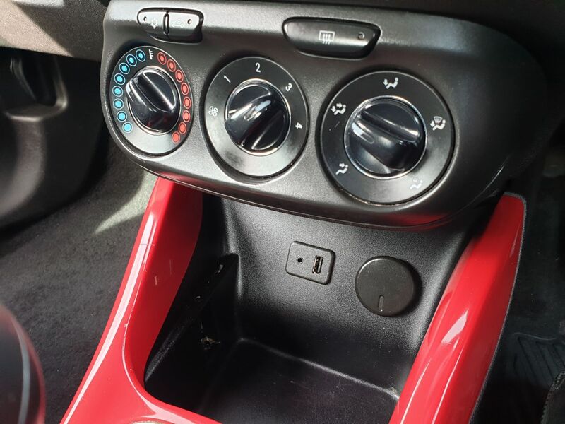 VAUXHALL ADAM JAM 2013