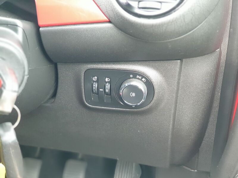 VAUXHALL ADAM JAM 2013