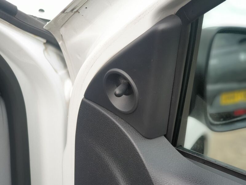 DACIA SANDERO AMBIANCE DCI 2013