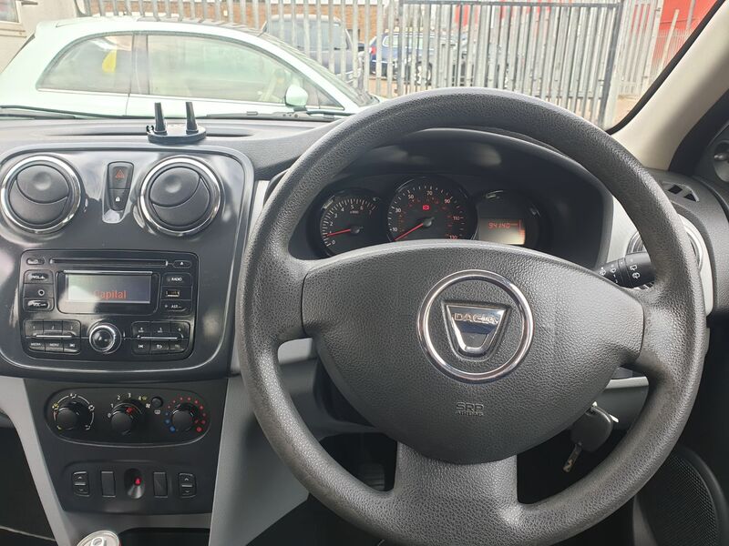 DACIA SANDERO AMBIANCE DCI 2013