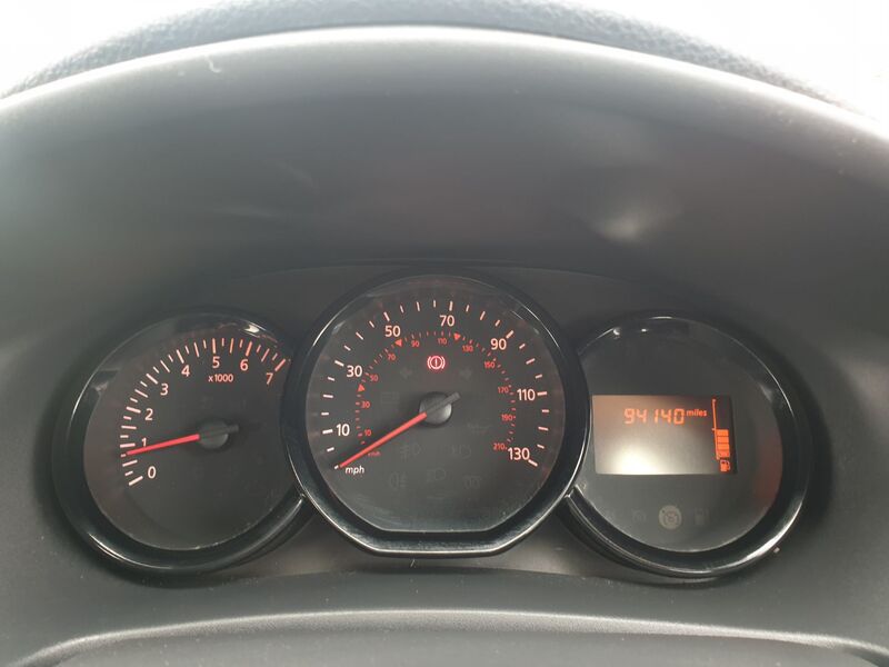 DACIA SANDERO AMBIANCE DCI 2013
