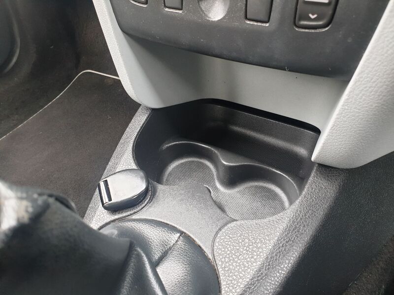 DACIA SANDERO AMBIANCE DCI 2013