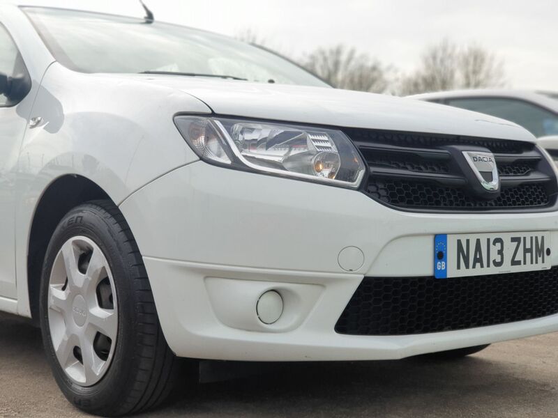 DACIA SANDERO AMBIANCE DCI 2013