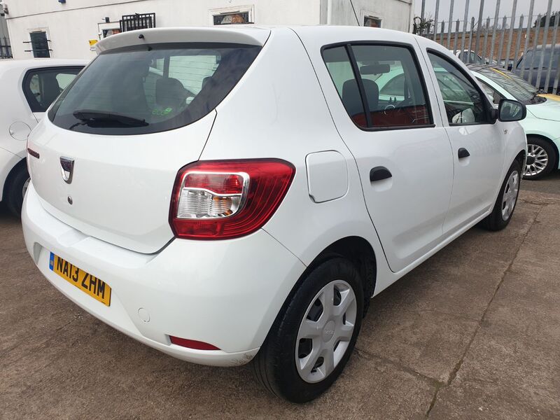 DACIA SANDERO AMBIANCE DCI 2013
