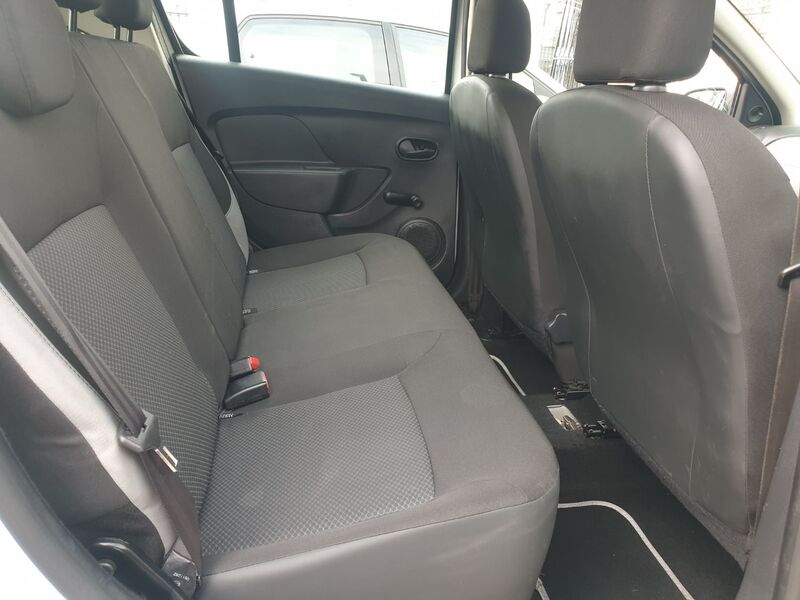 DACIA SANDERO AMBIANCE DCI 2013