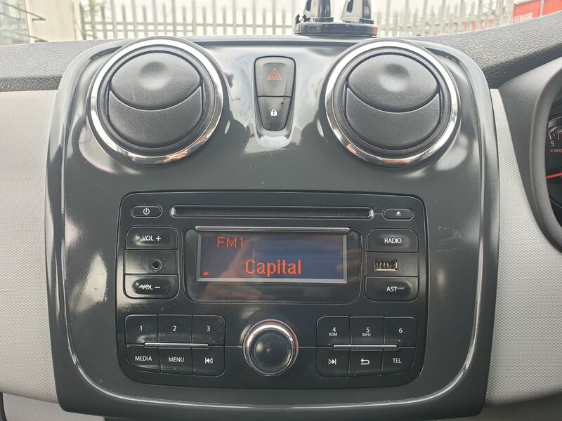DACIA SANDERO AMBIANCE DCI 2013