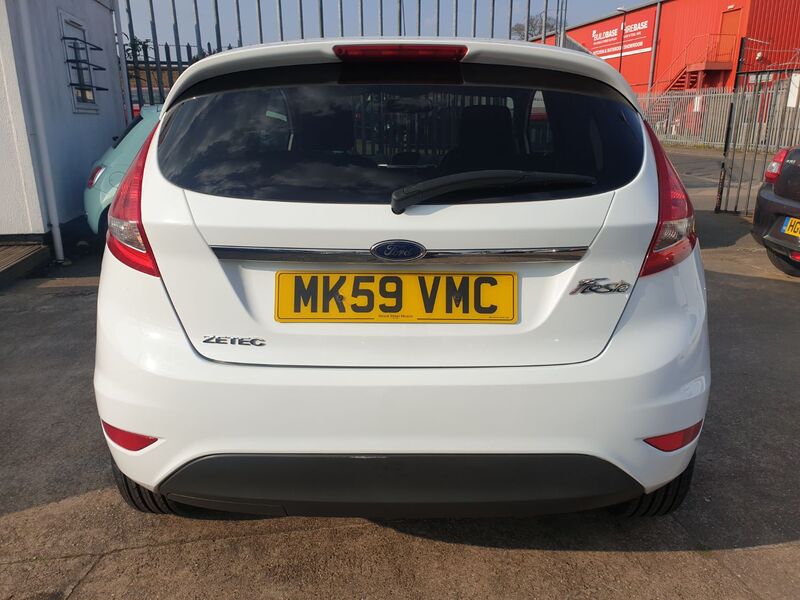 FORD FIESTA ZETEC 2009