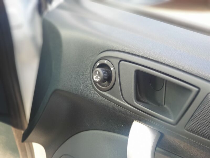 FORD FIESTA ZETEC 2009