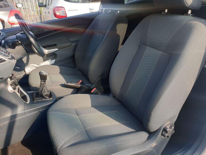 FORD FIESTA ZETEC 2009