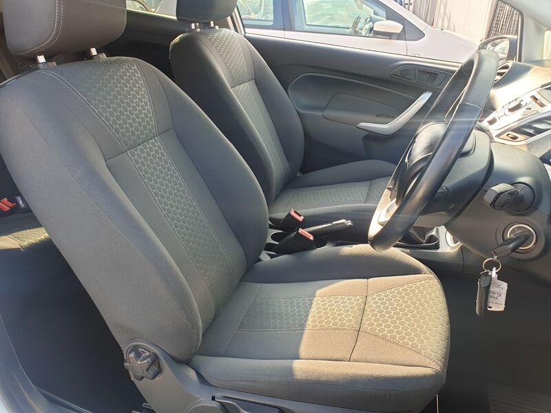 FORD FIESTA ZETEC 2009