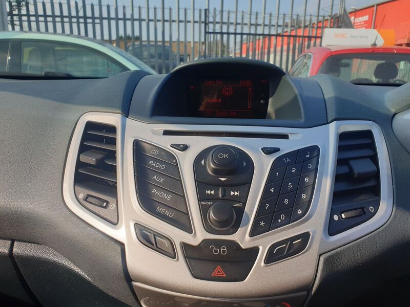 FORD FIESTA ZETEC 2009