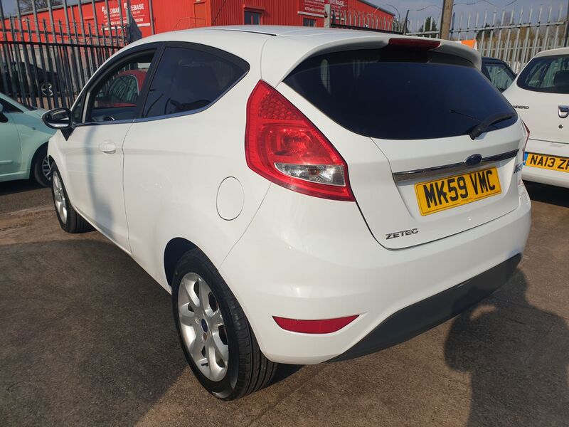 FORD FIESTA ZETEC 2009