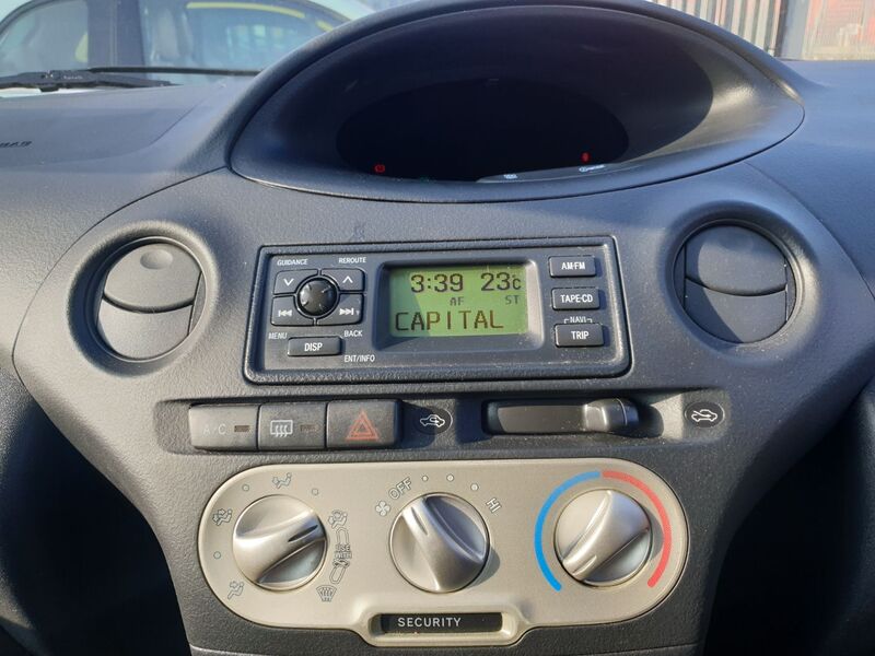 TOYOTA YARIS VVTI T SPIRIT 2003
