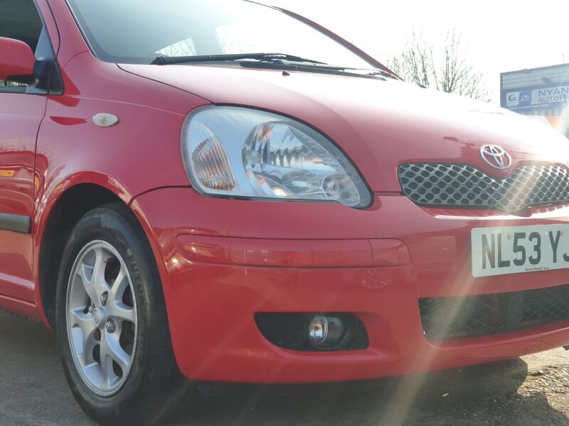 TOYOTA YARIS VVTI T SPIRIT 2003