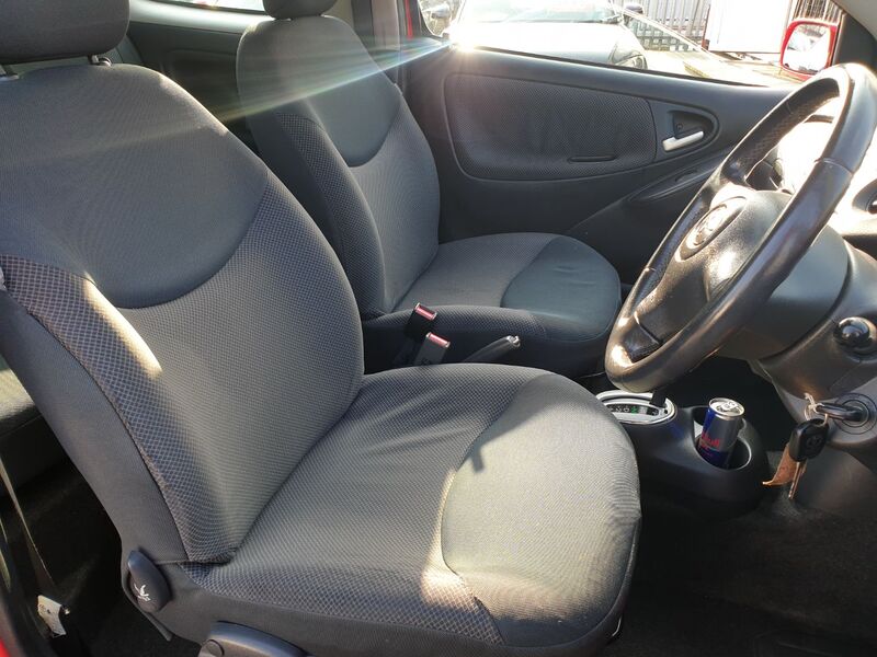 TOYOTA YARIS VVTI T SPIRIT 2003