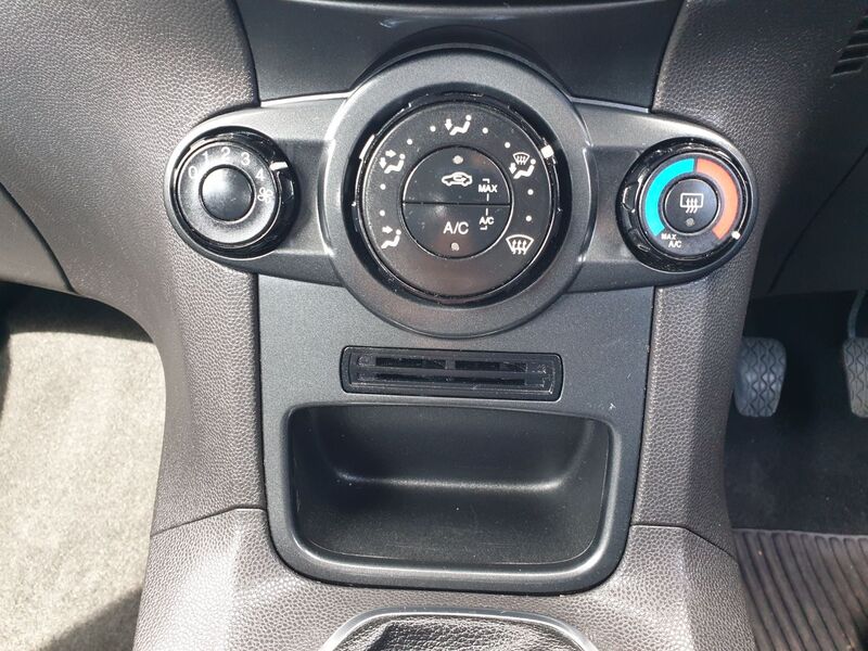 FORD FIESTA STYLE TDCI 2013