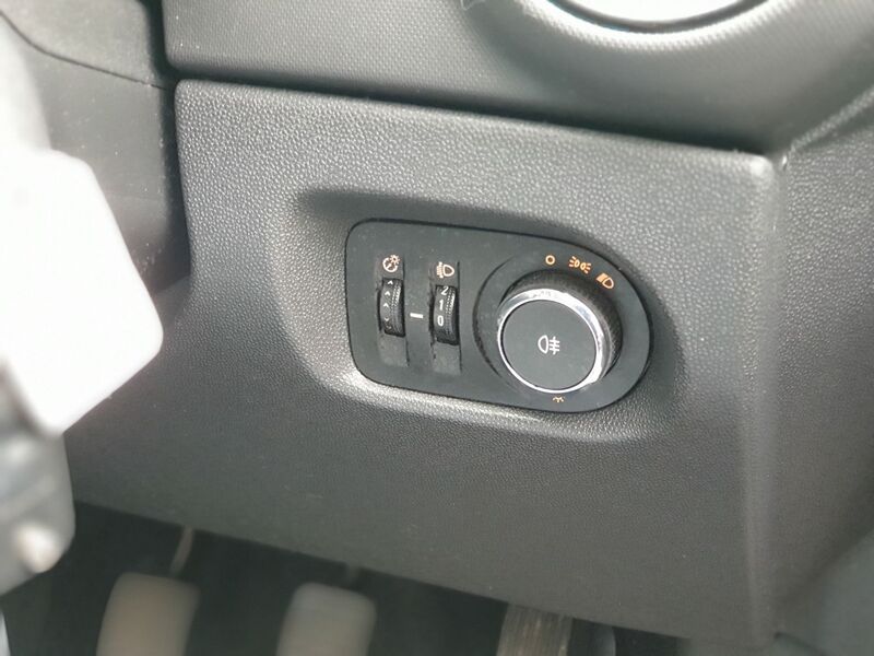 VAUXHALL CORSA DESIGN AC 2015