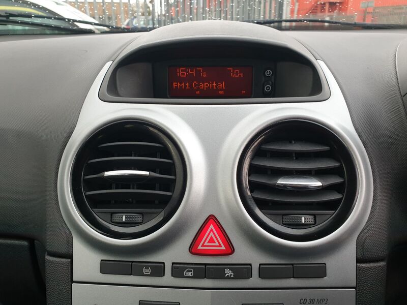 VAUXHALL CORSA DESIGN AC 2015