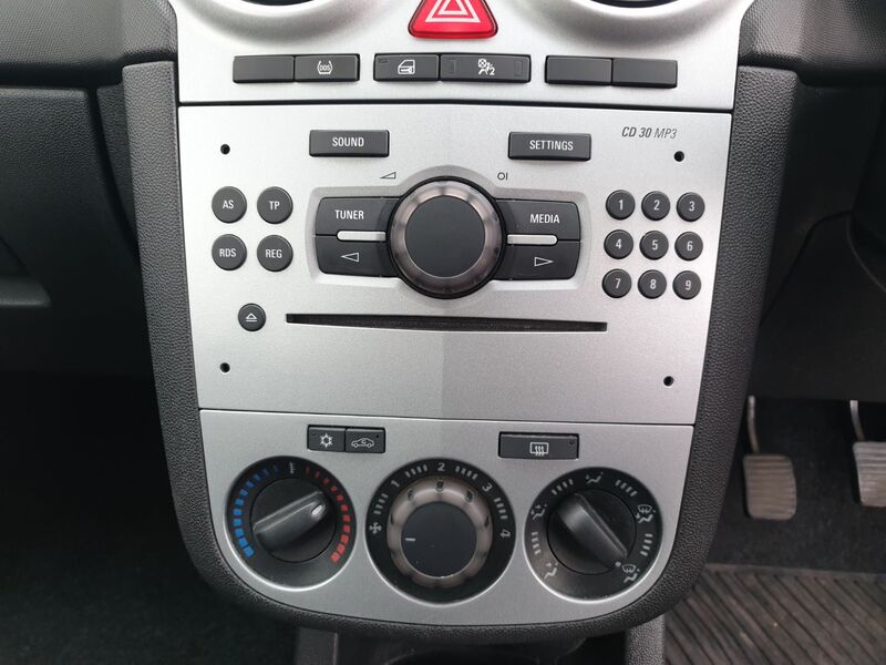 VAUXHALL CORSA DESIGN AC 2015
