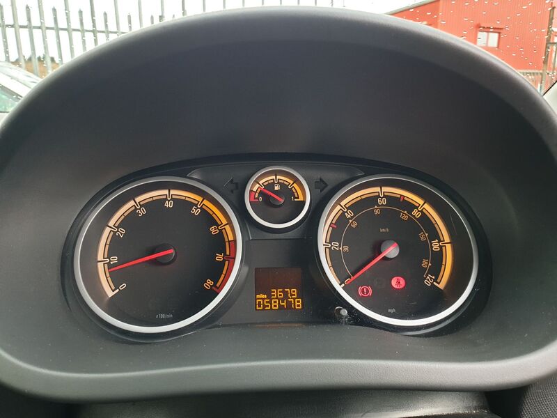 VAUXHALL CORSA DESIGN AC 2015