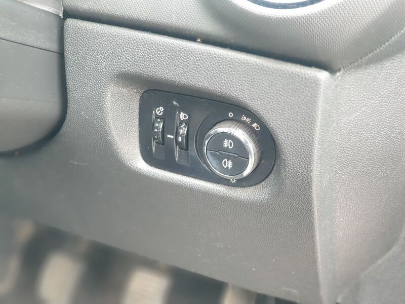 VAUXHALL CORSA ACTIVE AC 2012